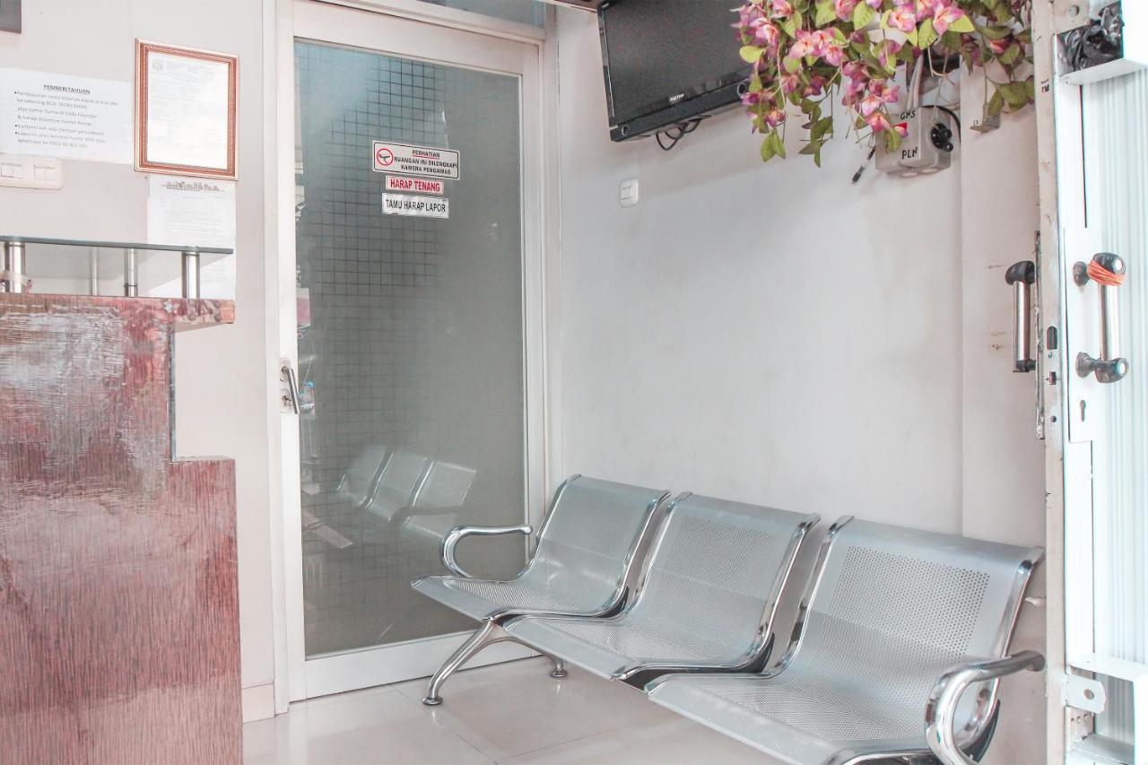 ג'קרטה Oyo 383 Env Residence מראה חיצוני תמונה